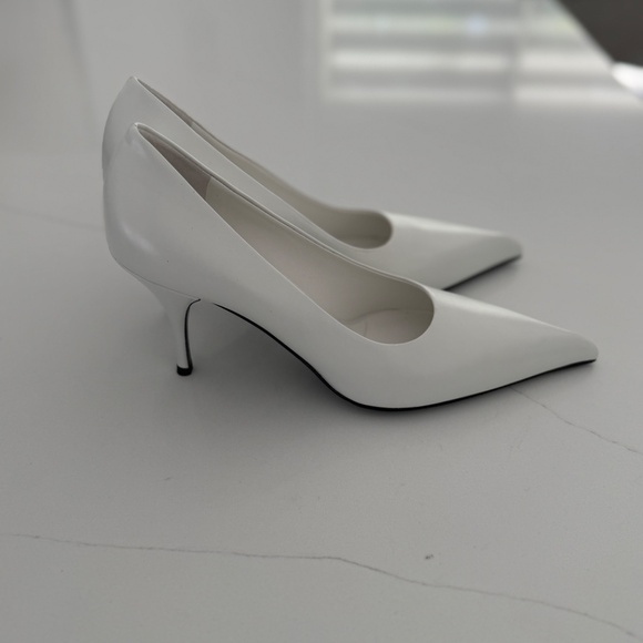 Prada Leather White Pumps Contemporary Pointed To Elegant Shoes Heels Size 40.5 - Picture 8 of 11